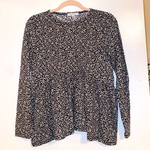 Grey leopard print top